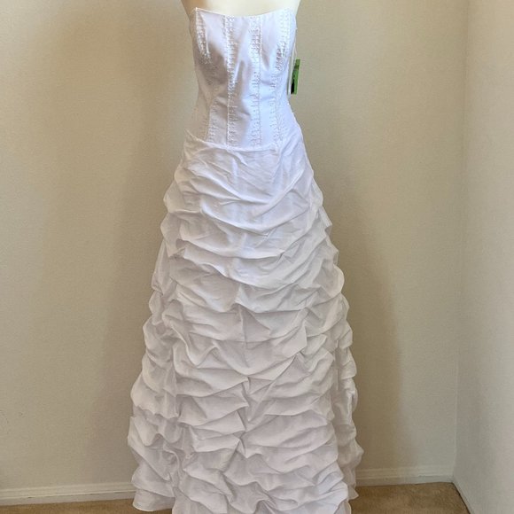 White Crinkled Dress - Picture 1 of 4